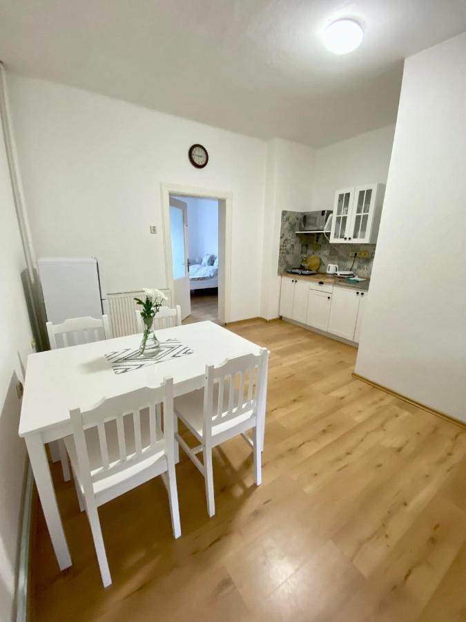 Apartman Marketa Apartment Bystrice  Bagian luar foto