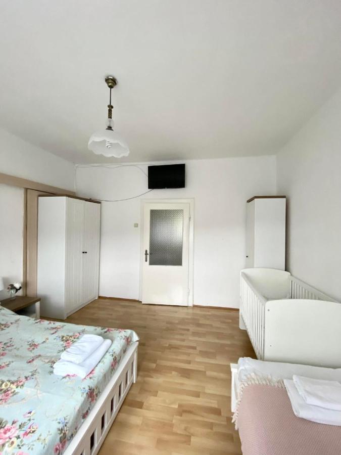 Apartman Marketa Apartment Bystrice  Bagian luar foto